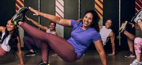 Cinco formas de prepararse para una clase de fitnes grupal en Crunch